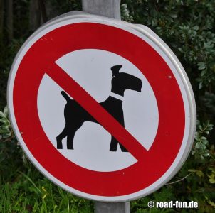 Verbotsschild Korsika - Hundeverbot 