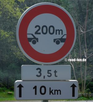 Verbotsschild Korsika - MIndestabstand 200 m