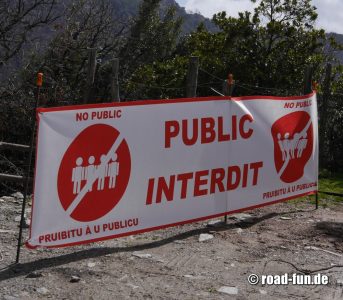 Verbotsschild Korsika - No Public