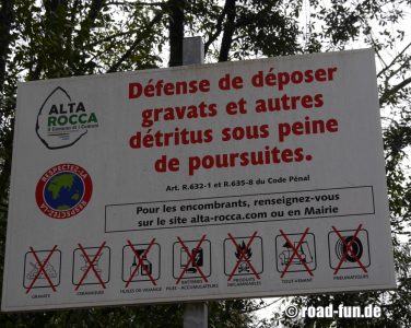 Verbotsschild Korsika - No Public 