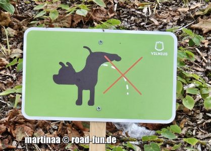 Verbotsschild Litauen - kein Hundeklo