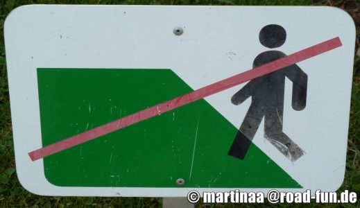 Verbotsschild Österreich - Betreten der Grünanlagen verboten 