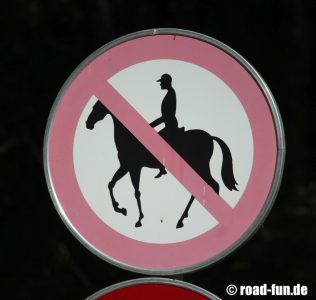 Verbotsschild Österreich - Reiter 