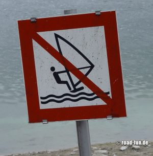 Verbotsschild Österreich - Surfverbot 
