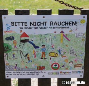Verbotsschild Österreich - Rauchfreie Zone Spielplatz