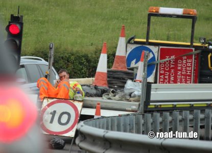 Verkehrsschilder Wales