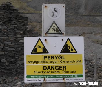 Warningsign Wales - Alte Mine