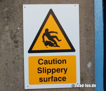 Warningsign Wales - Rutschgefahr