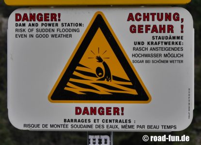 Warnschild Korsika - schnell ansteigendes Wasser möglich