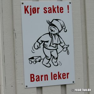 efahrenschild Norwegen - vorsichtig fahren, Kinder spielen